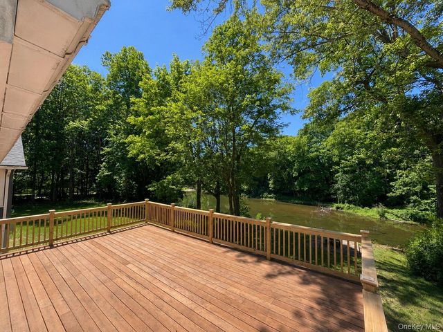 1945 New Hackensack Road, Poughkeepsie, NY 12603