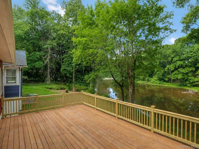 1945 New Hackensack Road, Poughkeepsie, NY 12603