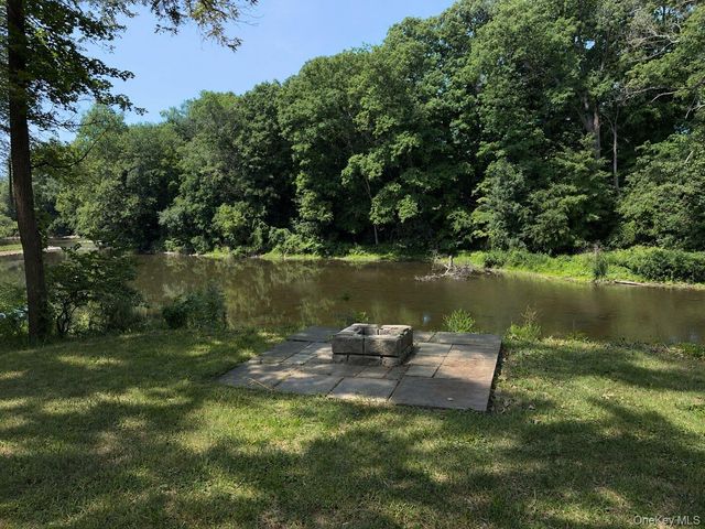 1945 New Hackensack Road, Poughkeepsie, NY 12603