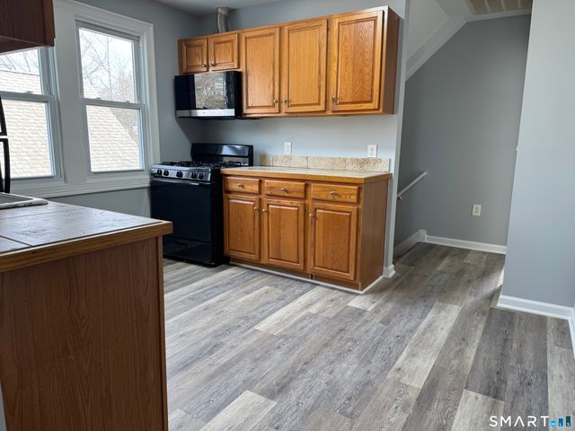 39 Lander Street 3rd Floor, New Haven, CT 06511