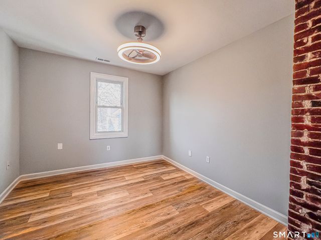 39 Lander Street 3rd Floor, New Haven, CT 06511