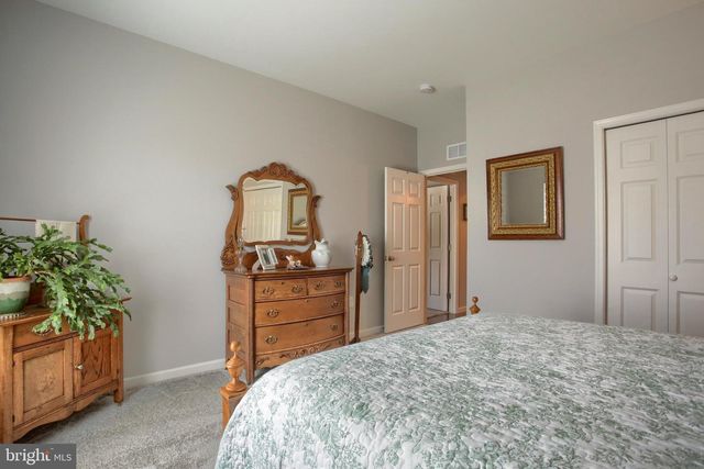 2717 PIN OAK DR, Harrisburg, PA 17112