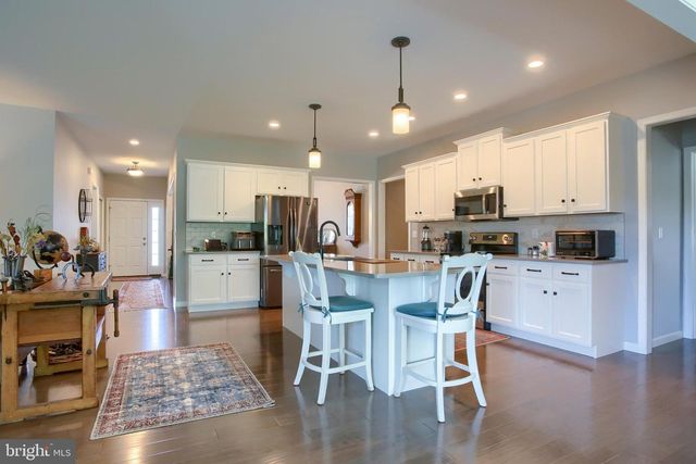 2717 PIN OAK DR, Harrisburg, PA 17112