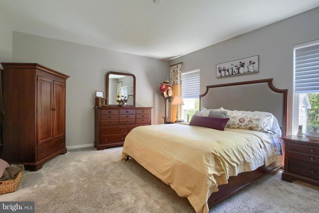 2717 PIN OAK DR, Harrisburg, PA 17112