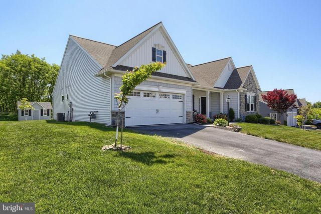 2717 PIN OAK DR, Harrisburg, PA 17112