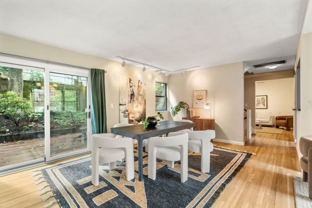 618 Washington St 618, Brookline, MA 02446