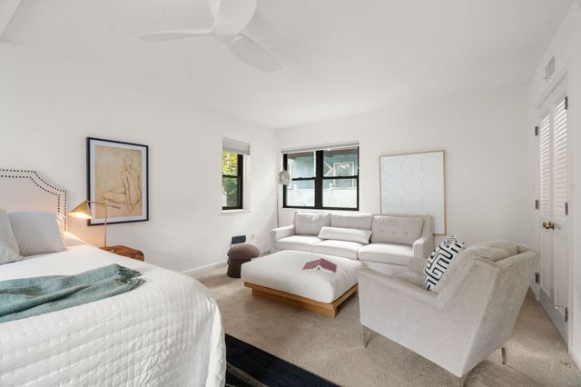 618 Washington St 618, Brookline, MA 02446