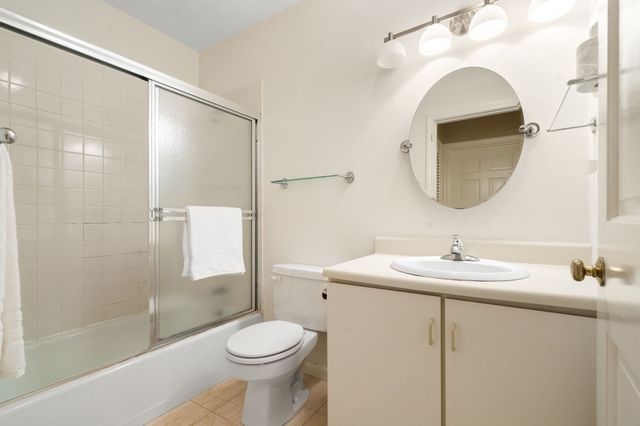 618 Washington St 618, Brookline, MA 02446