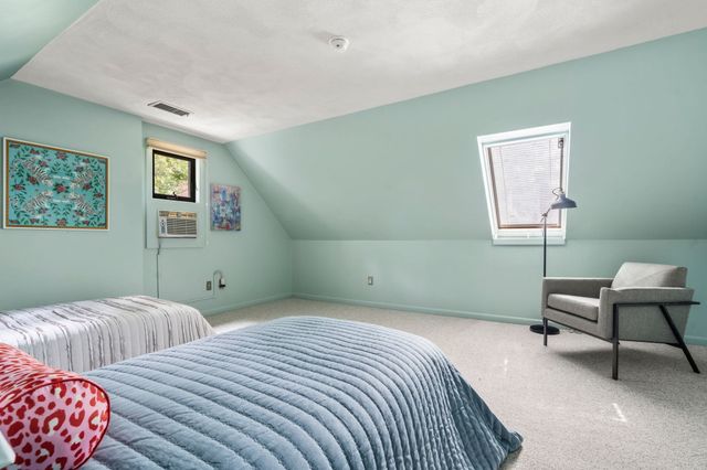 618 Washington St 618, Brookline, MA 02446