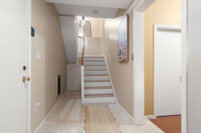 618 Washington St 618, Brookline, MA 02446