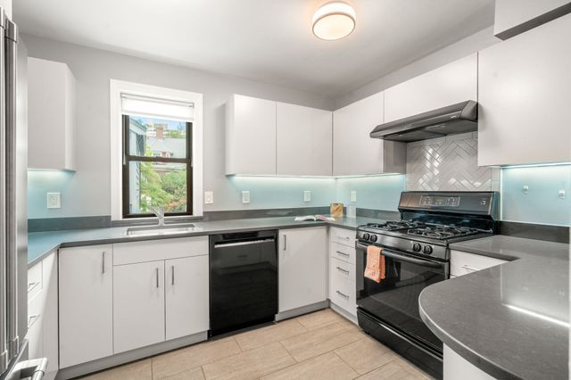 618 Washington St 618, Brookline, MA 02446
