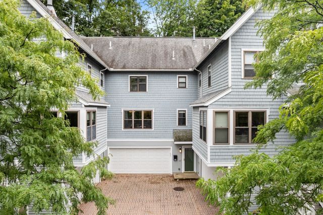 618 Washington St 618, Brookline, MA 02446