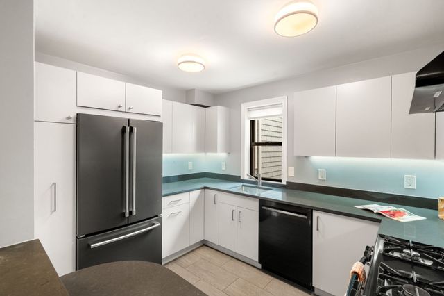 618 Washington St 618, Brookline, MA 02446