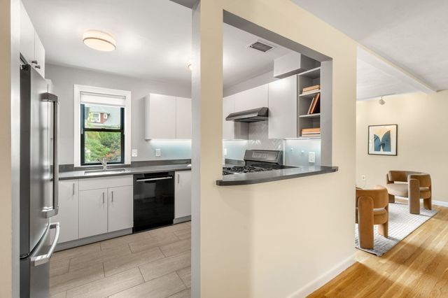 618 Washington St 618, Brookline, MA 02446