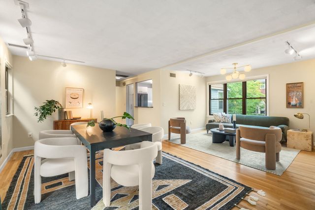 618 Washington St 618, Brookline, MA 02446