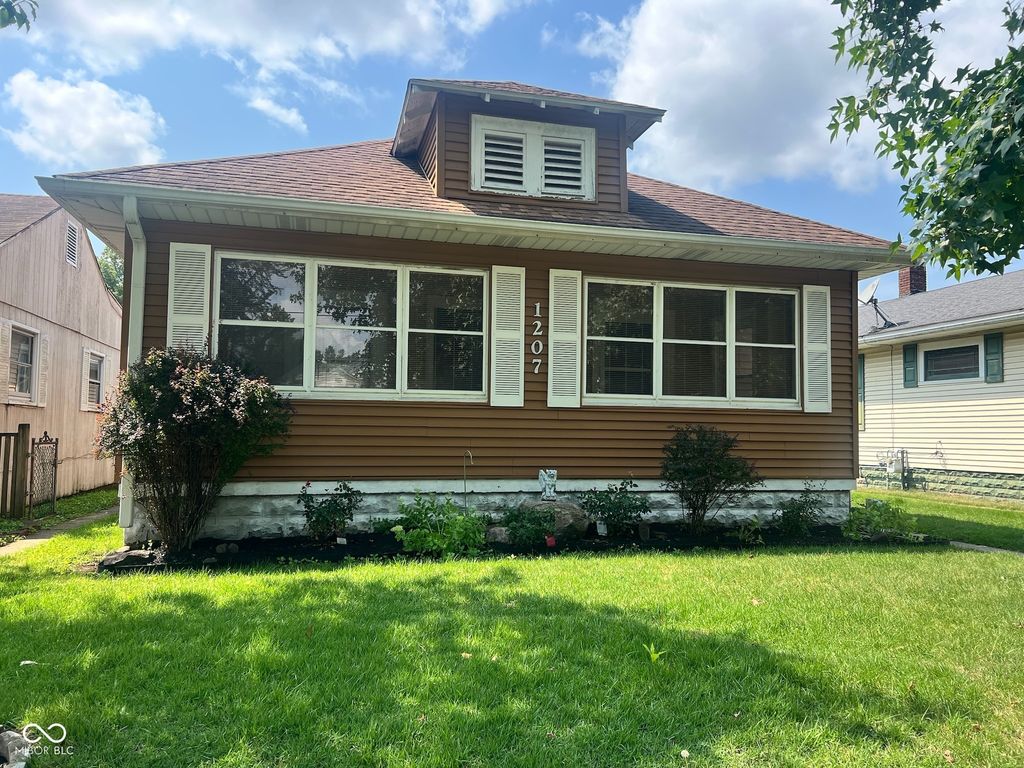1207 S 20th Street, Terre Haute, IN 47803