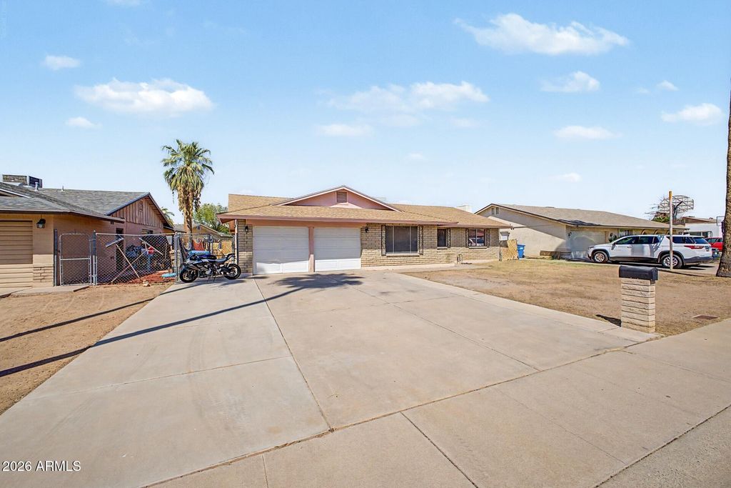 4402 W DESERT COVE Avenue W, Glendale, AZ 85304 — photo 2