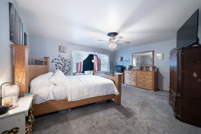 927 E 43rd Ave, Wichita, KS 67216