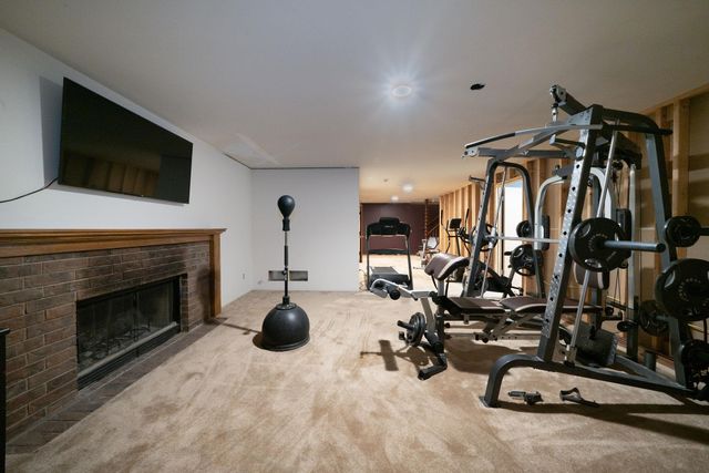 927 E 43rd Ave, Wichita, KS 67216