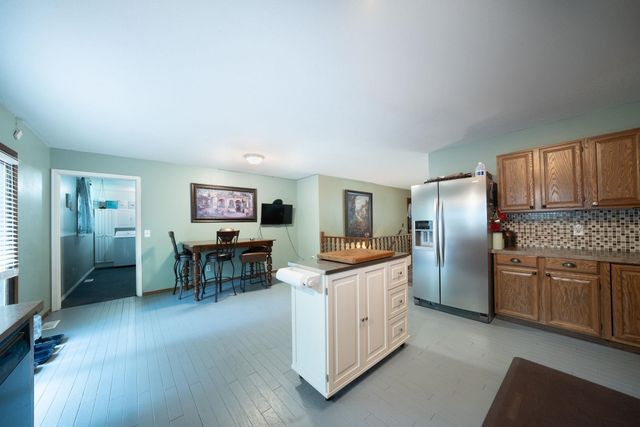 927 E 43rd Ave, Wichita, KS 67216