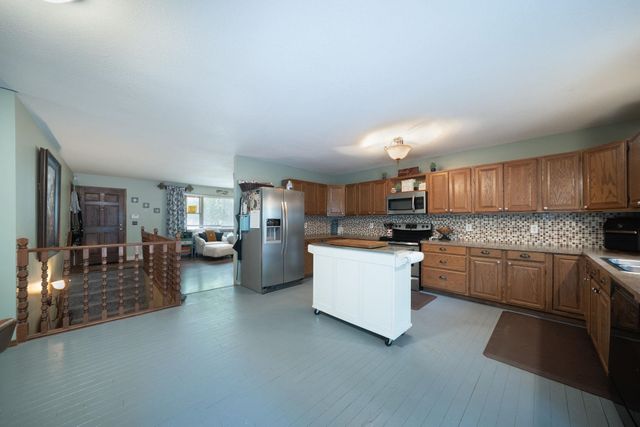 927 E 43rd Ave, Wichita, KS 67216