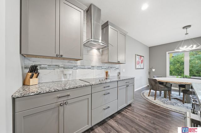 8920 Shadow Creek Lane, Lincoln, NE 68520