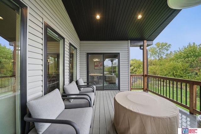 8920 Shadow Creek Lane, Lincoln, NE 68520