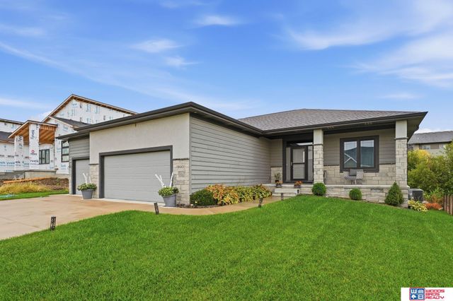 8920 Shadow Creek Lane, Lincoln, NE 68520