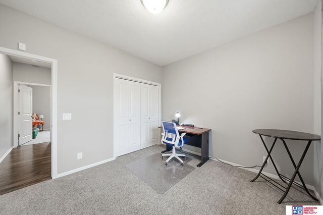 8920 Shadow Creek Lane, Lincoln, NE 68520