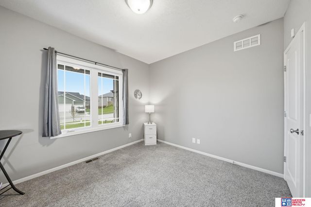 8920 Shadow Creek Lane, Lincoln, NE 68520