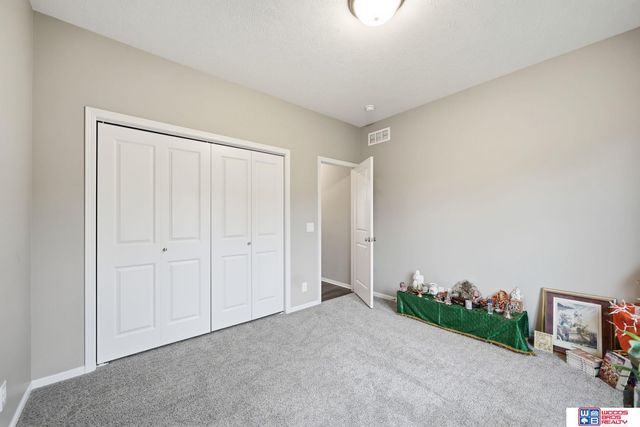 8920 Shadow Creek Lane, Lincoln, NE 68520