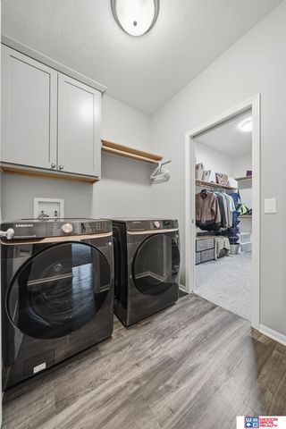 8920 Shadow Creek Lane, Lincoln, NE 68520