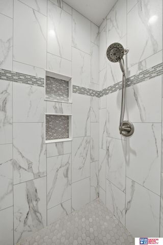 8920 Shadow Creek Lane, Lincoln, NE 68520