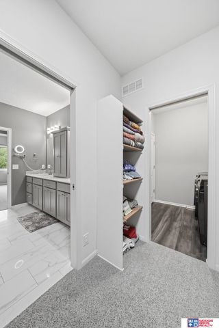 8920 Shadow Creek Lane, Lincoln, NE 68520