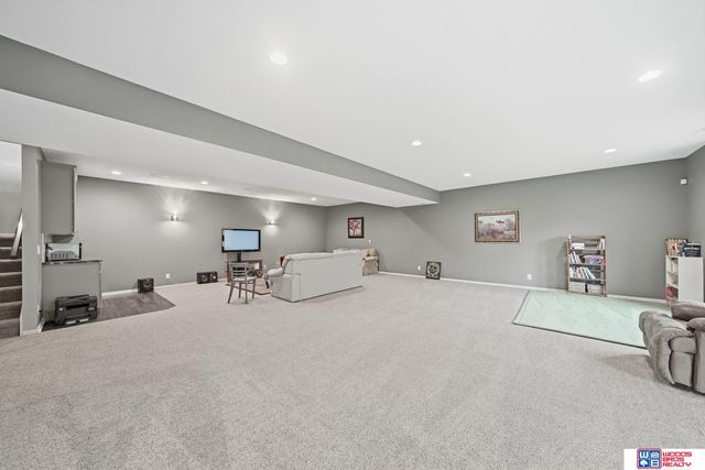 8920 Shadow Creek Lane, Lincoln, NE 68520