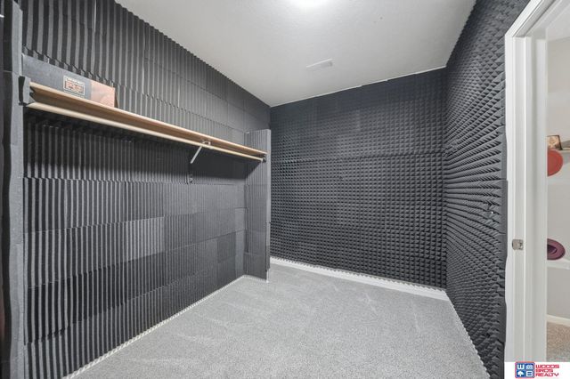 8920 Shadow Creek Lane, Lincoln, NE 68520