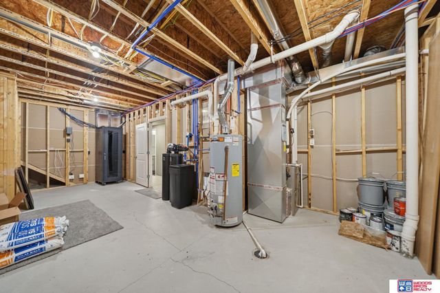 8920 Shadow Creek Lane, Lincoln, NE 68520