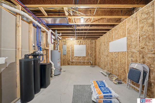 8920 Shadow Creek Lane, Lincoln, NE 68520