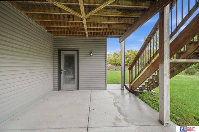 8920 Shadow Creek Lane, Lincoln, NE 68520