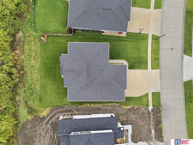 8920 Shadow Creek Lane, Lincoln, NE 68520