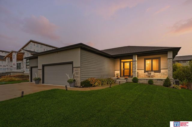 8920 Shadow Creek Lane, Lincoln, NE 68520