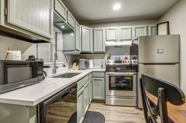 1624 Aquarena Springs DR B115, San Marcos, TX 78666