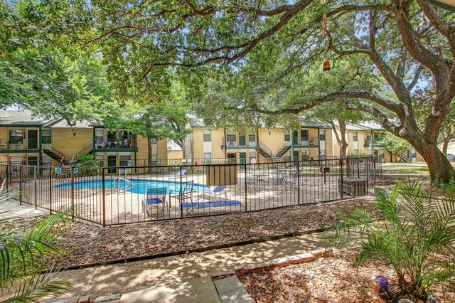 1624 Aquarena Springs DR B115, San Marcos, TX 78666