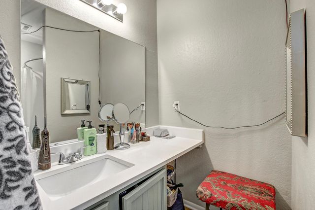 1624 Aquarena Springs DR B115, San Marcos, TX 78666