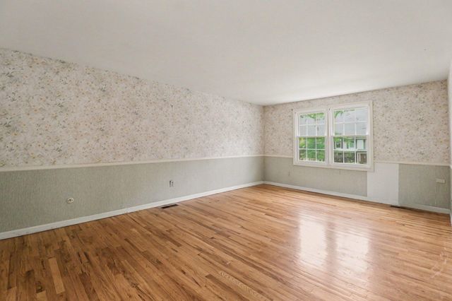 34214 Old Timber Road, Farmington, MI 48331