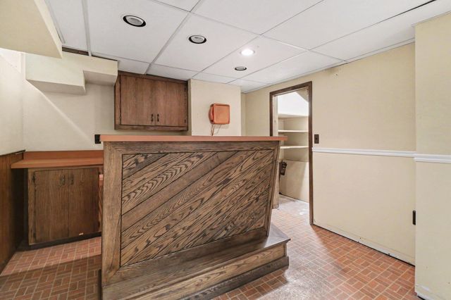 34214 Old Timber Road, Farmington, MI 48331