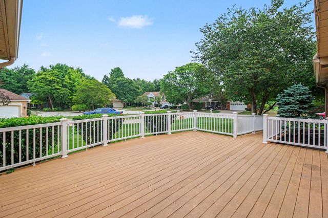 34214 Old Timber Road, Farmington, MI 48331