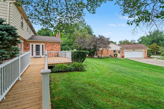 34214 Old Timber Road, Farmington, MI 48331