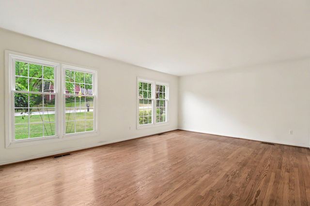 34214 Old Timber Road, Farmington, MI 48331