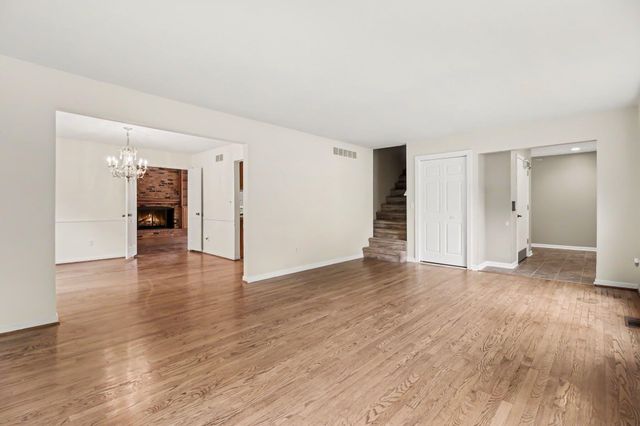 34214 Old Timber Road, Farmington, MI 48331
